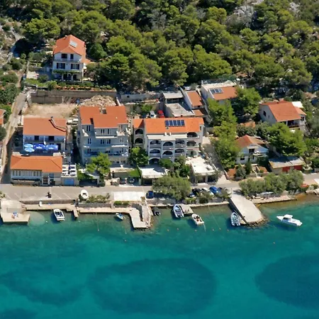 Ive Apartmán Tisno
